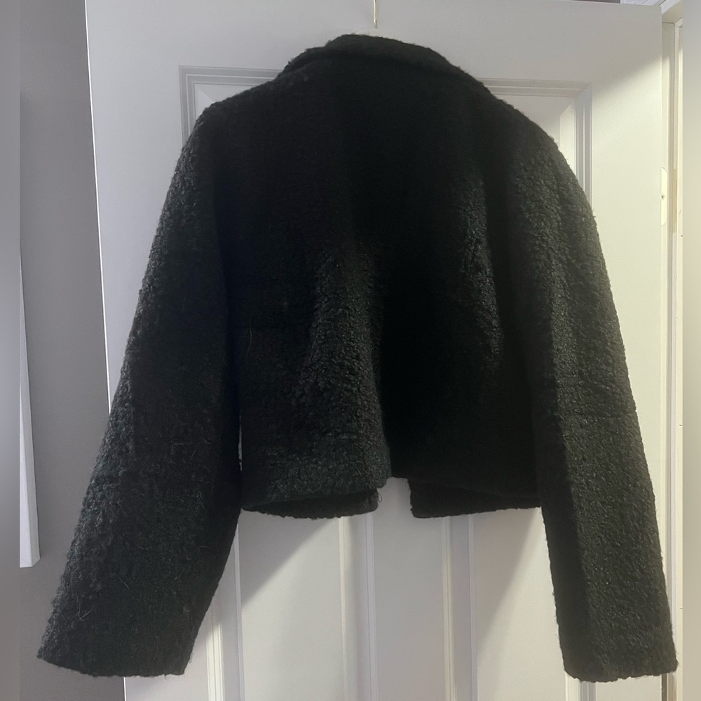 NEW with tags! XL Cropped Women's Black Fuzzy Textured Jacket from Amazon. - Picture 9 of 10